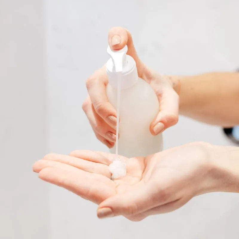 Texture onctueuse du gel douche rechargeable Pimpant